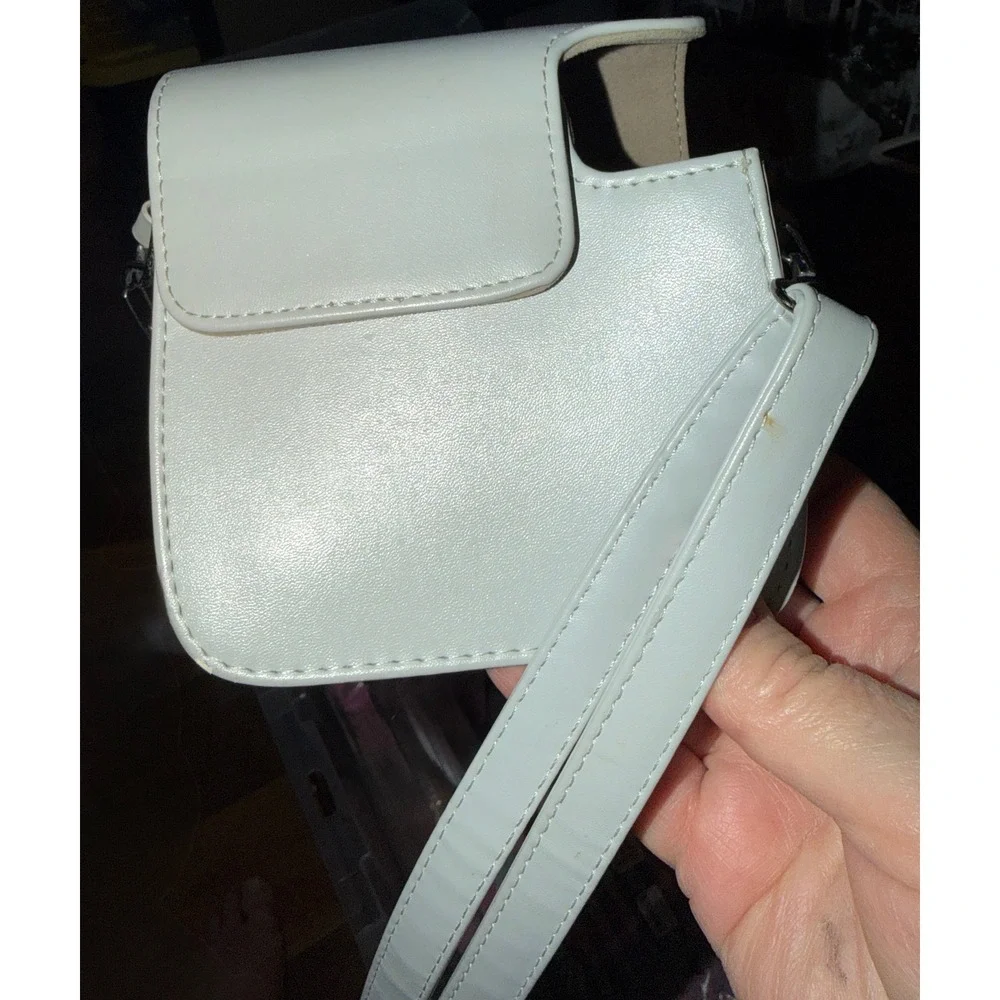 Fujifilm Instax‎ Mini 11 Camera Case Ice White Excellent Vegan Leather Strap
